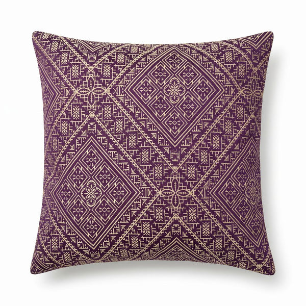 Coussin Beldi brodé violet et or, broderie marocaine de Fès à motifs losanges et rosaces, 45×45 cm — Nwidea Living