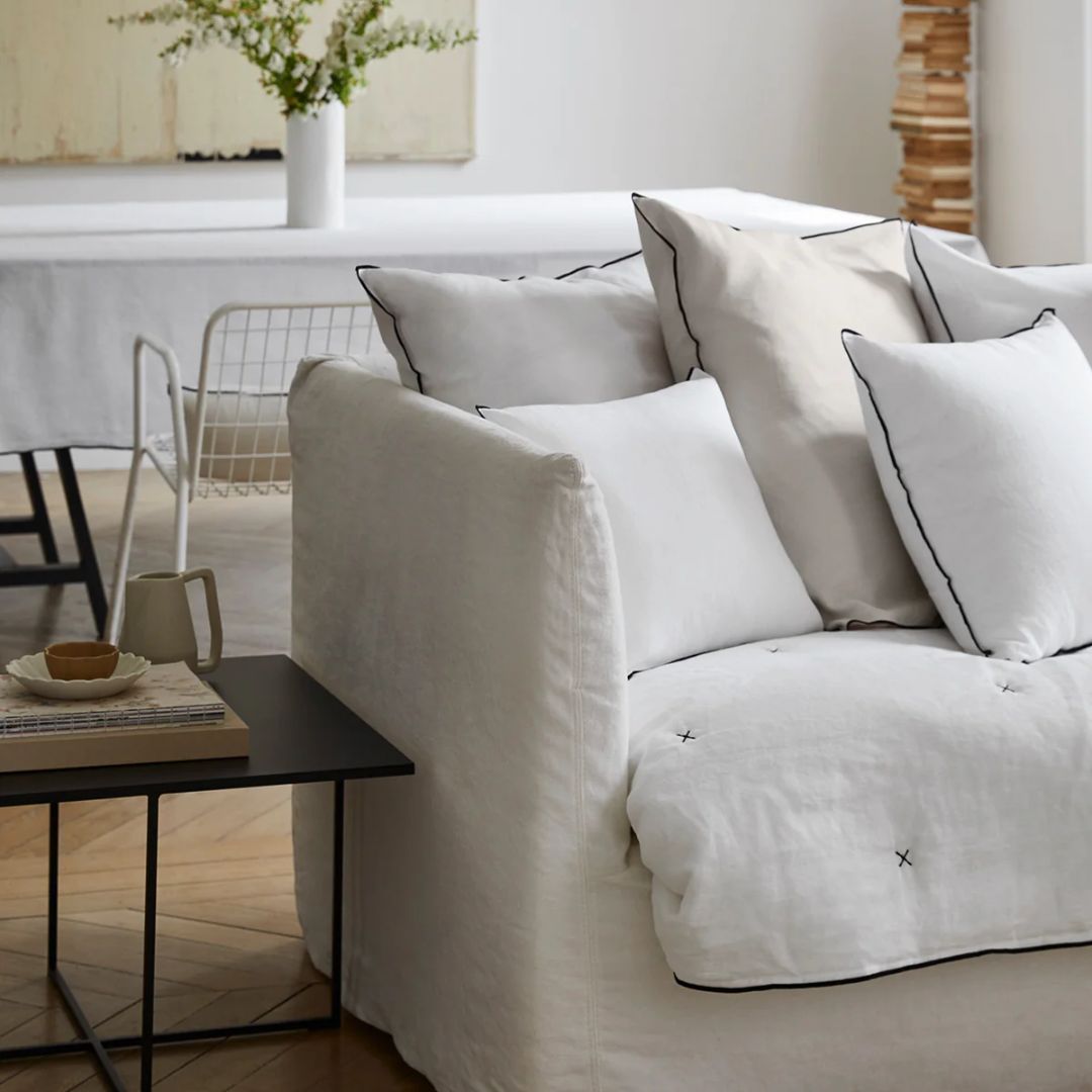 Housse de coussin Carlina blanc pur et bourdon noir 50x50 cm