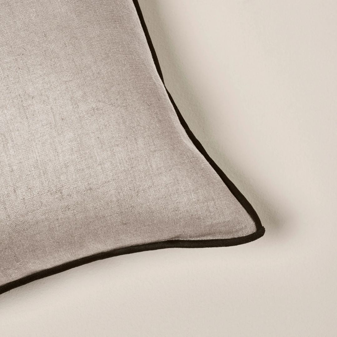 Housse de coussin Carlina ficelle et bourdon noir 40x40 cm