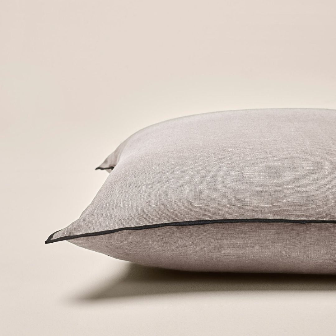 Housse de coussin Carlina ficelle et bourdon noir 40x40 cm