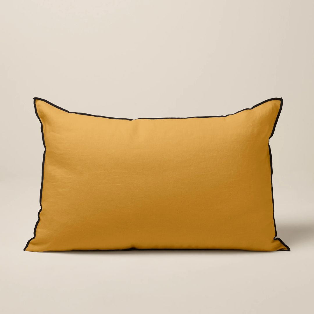 Housse de coussin Carlina ocre et bourdon noir 40x60 cm
