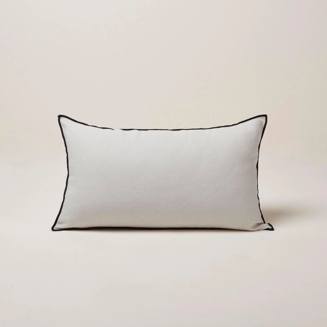 Housse de coussin Carlina calcaire et bourdon noir 28x47 cm
