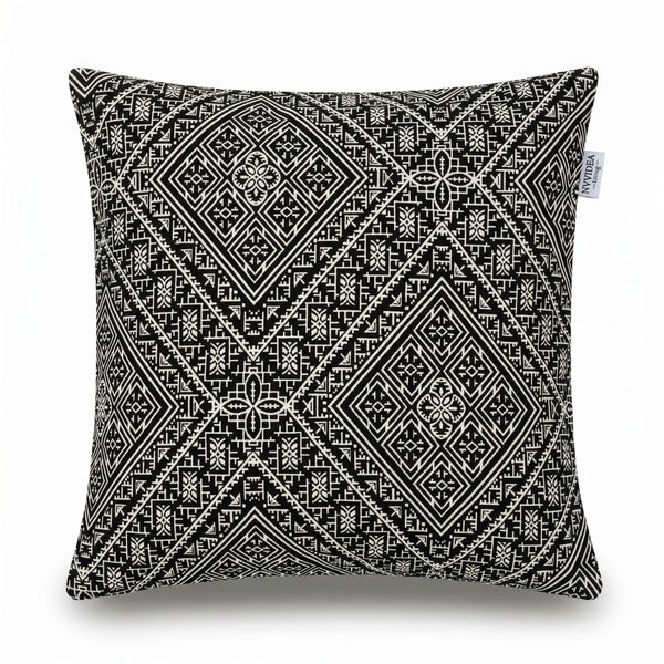 Coussin Beldi brodé noir et ivoire, broderie marocaine de Fès à motifs losanges et rosaces, 45×45 cm — Nwidea Living