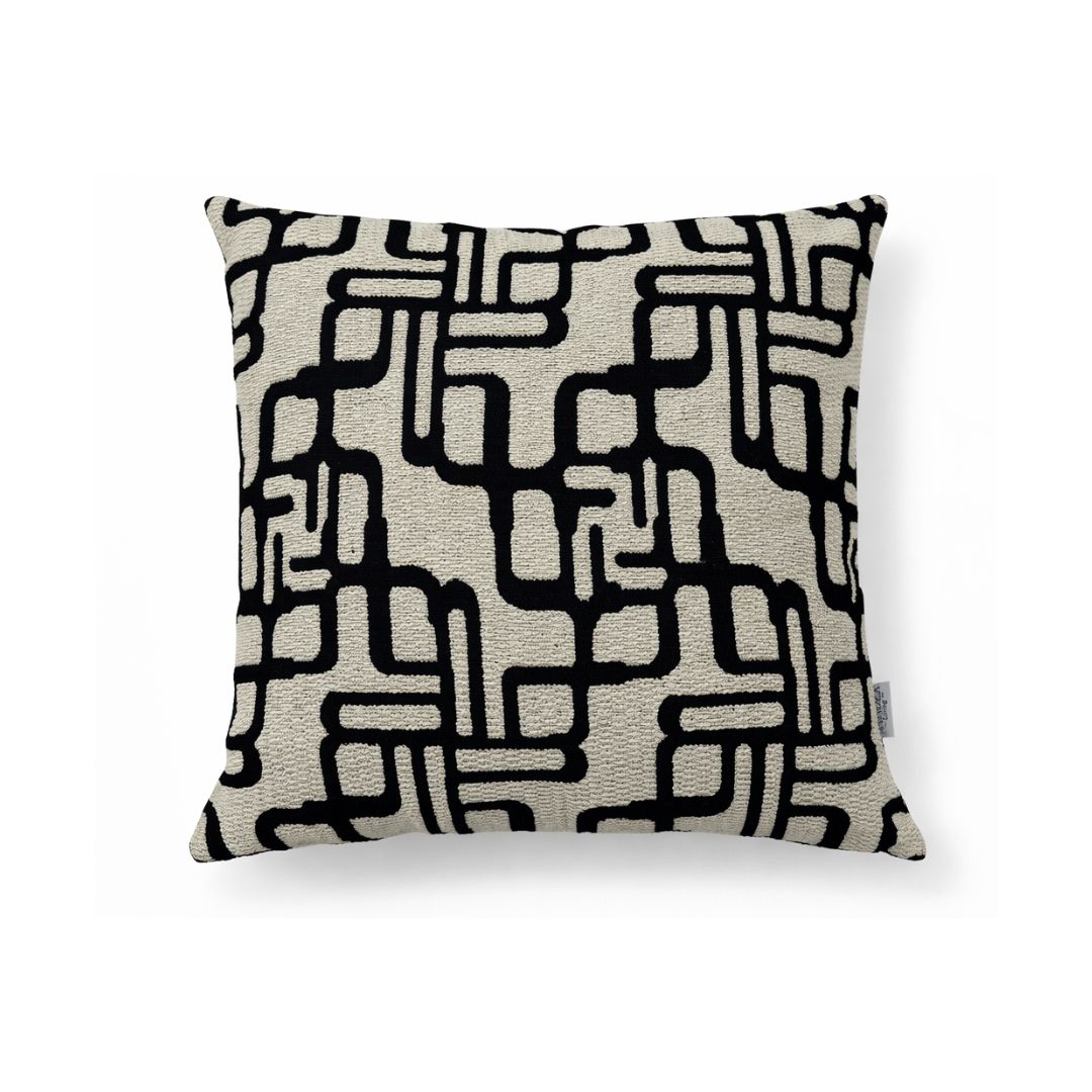 Coussin KOVA – Noir & Ivoire (45 × 45 cm)