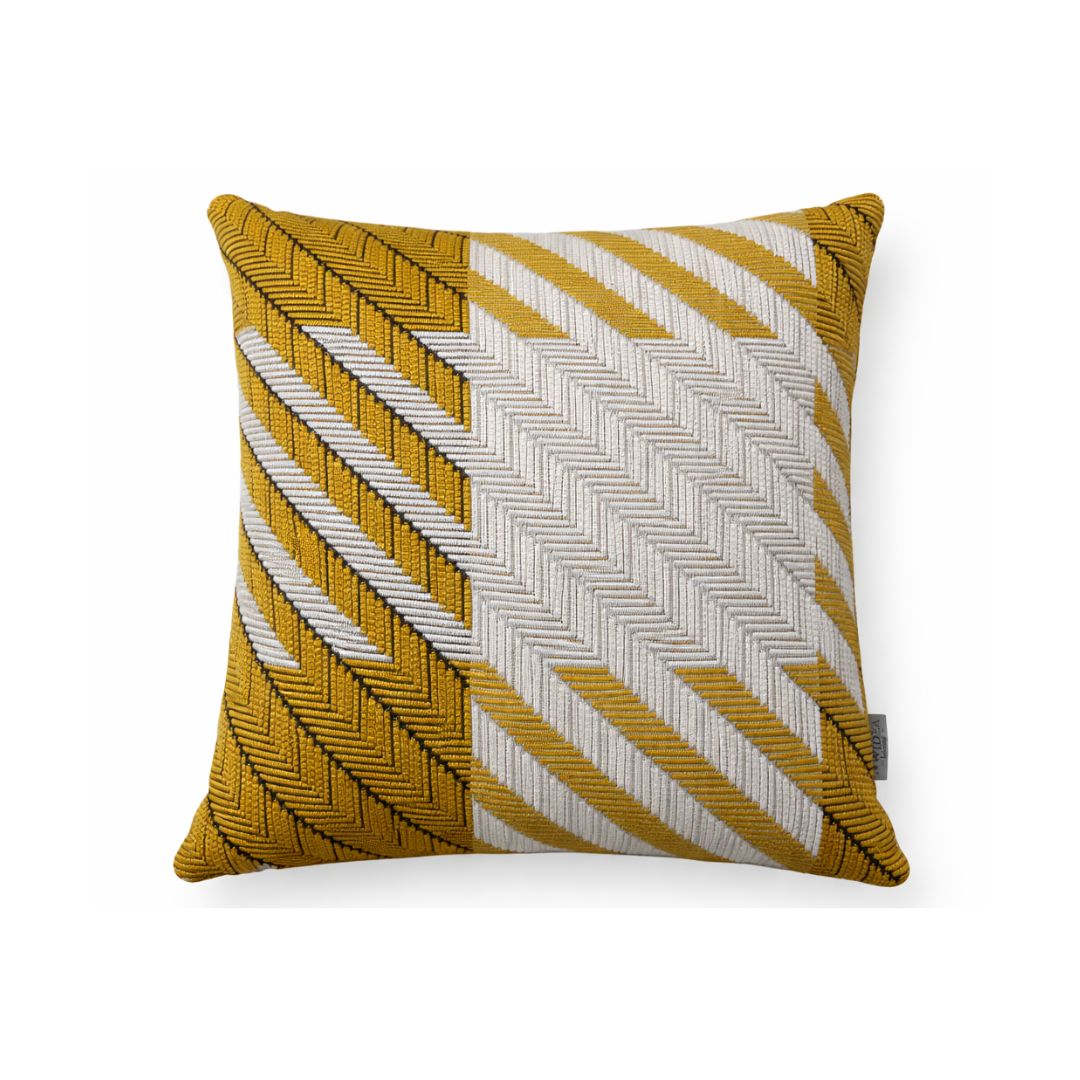 Coussin RYMA – Ocre & Ivoire (45 × 45 cm)