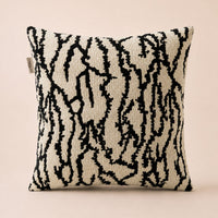 Coussin carré NEXA — Noir & Ivoire (45×45 cm)