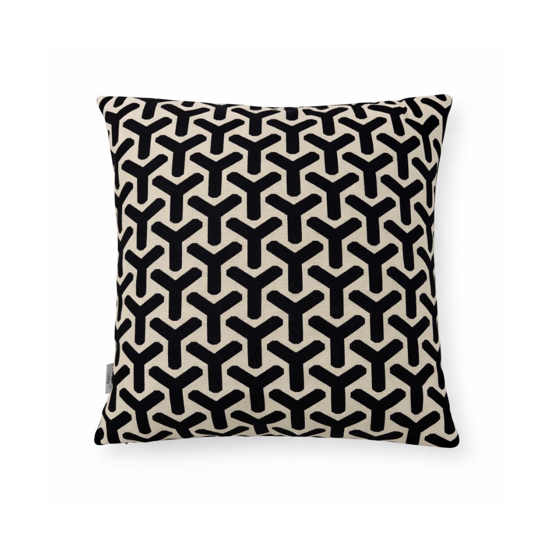 Coussin YARA – Noir & Beige (45 × 45 cm)