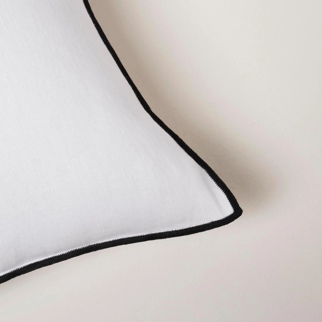 Housse de coussin Carlina blanc pur et bourdon noir 40x40 cm