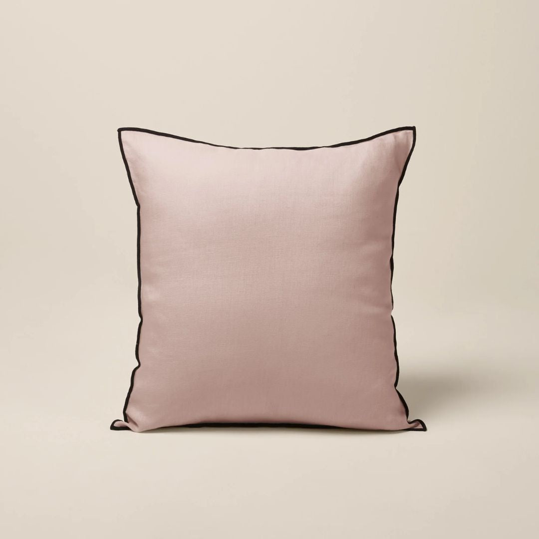 Housse de coussin Carlina rose poudré et bourdon noir 40x40 cm